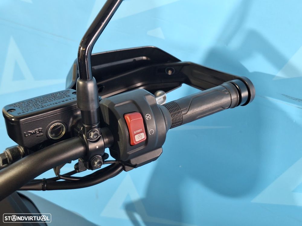 Honda Transalp 750 XL - 9