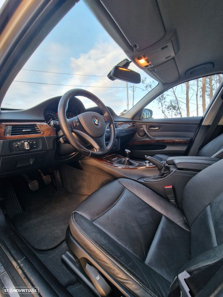 BMW 318 i Edition Exclusive - 16