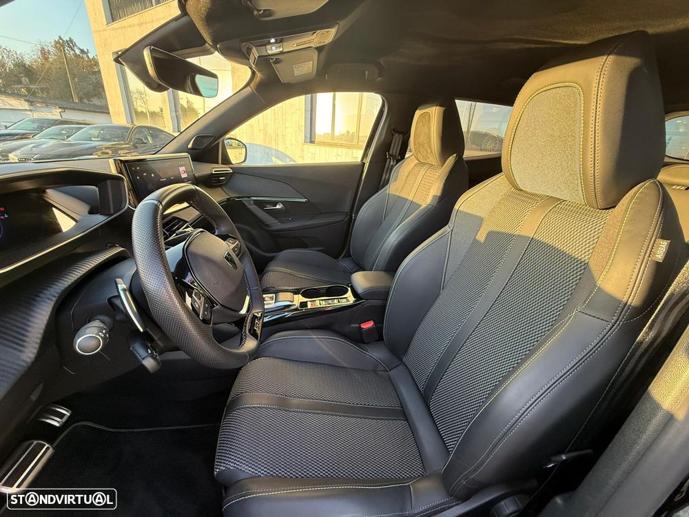 Peugeot 2008 1.2 PureTech GT Pack EAT8 - 11