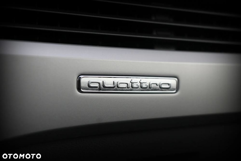 Audi A4 Avant 40 TDI quattro S tronic advanced - 24