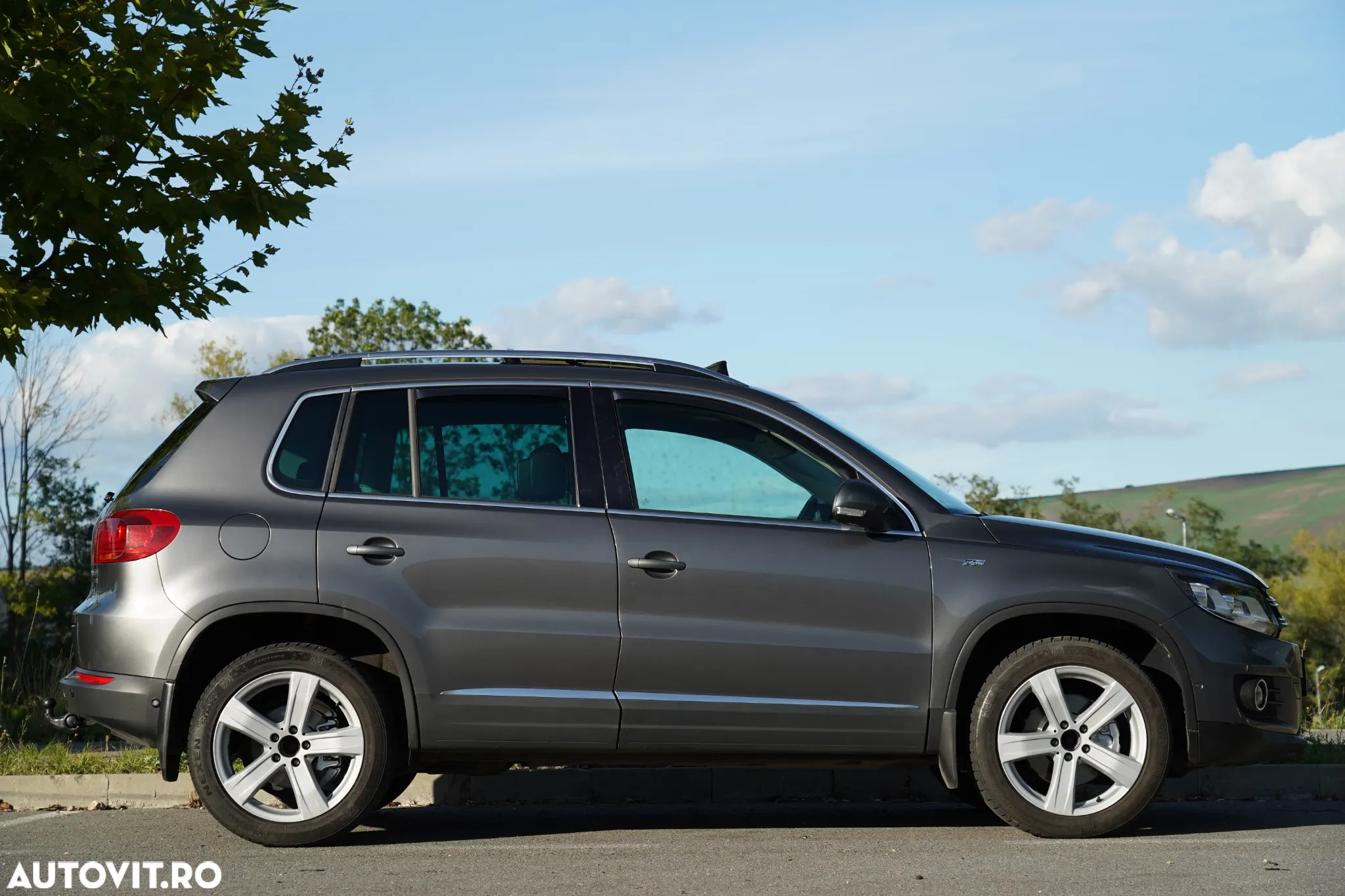 Volkswagen Tiguan 2.0 TDI DPF 4Motion BlueMotion Technology DSG Exclusive - 19