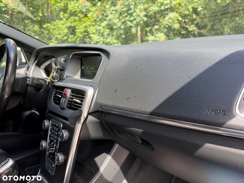 Volvo V40 D2 RDesign - 16
