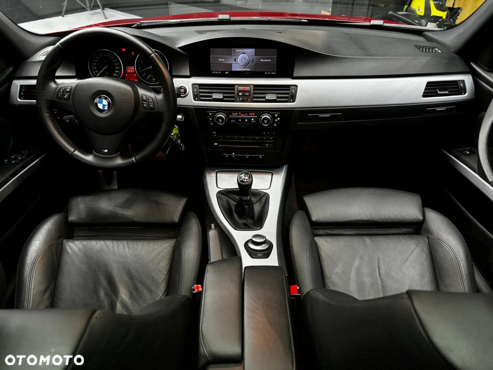 BMW Seria 3 335xi - 32