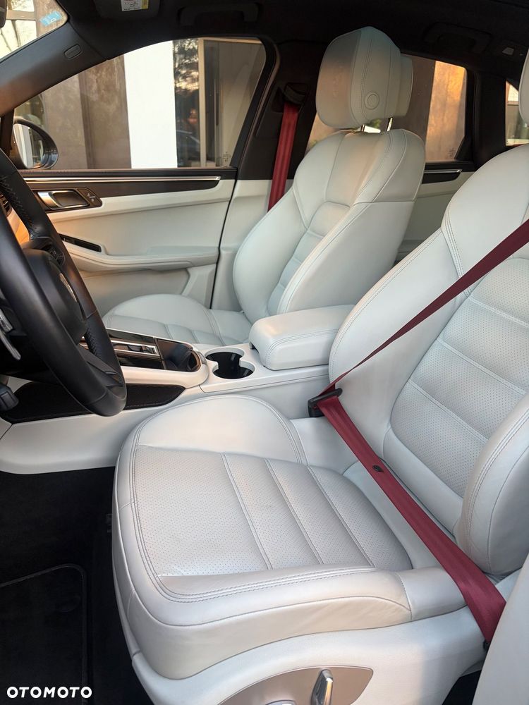Porsche Macan T - 1