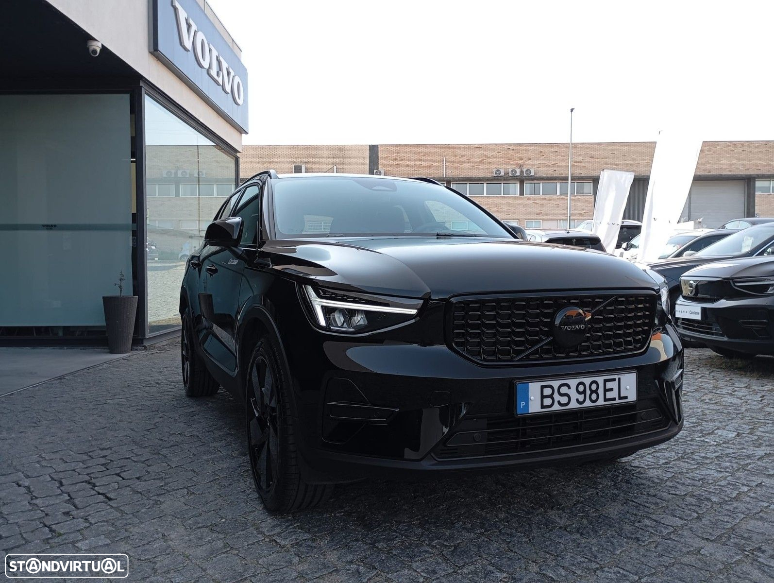 Volvo XC 40 2.0 B3 Black Edition - 12