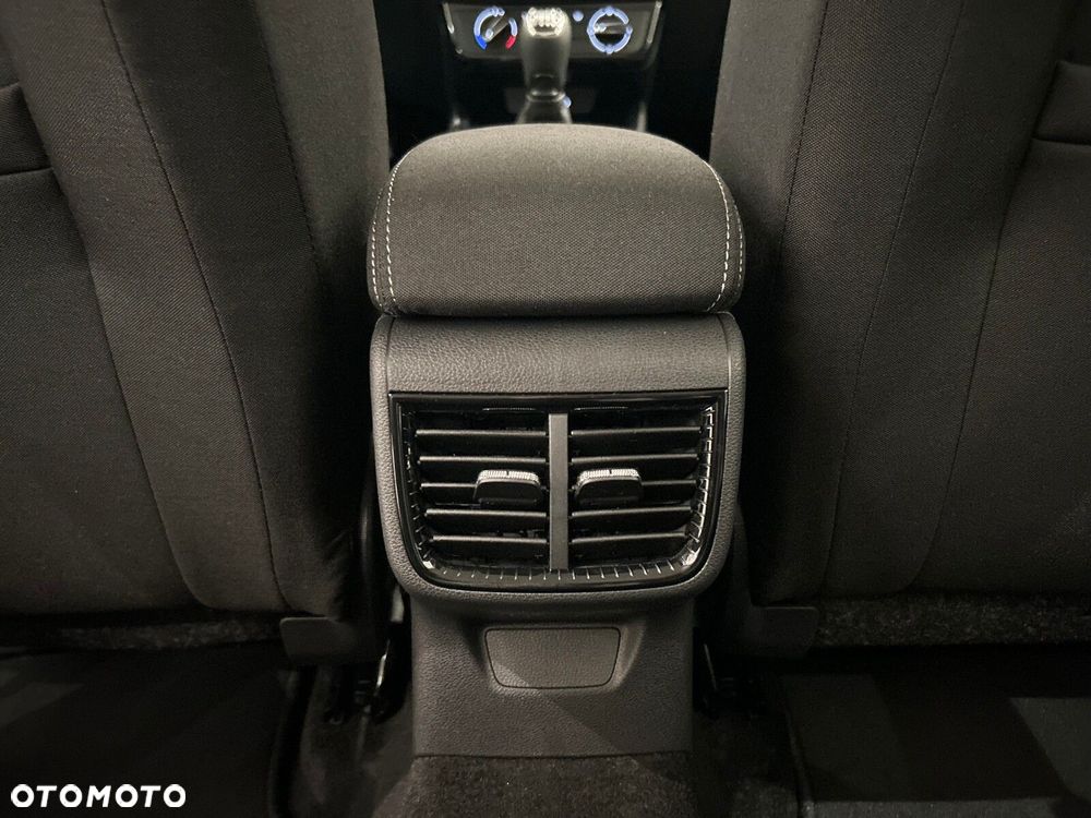 Skoda Fabia 1.0 TSI Drive - 33