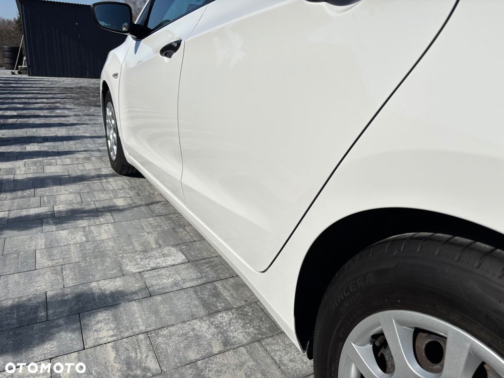 Hyundai i30 1.6 Classic + - 15