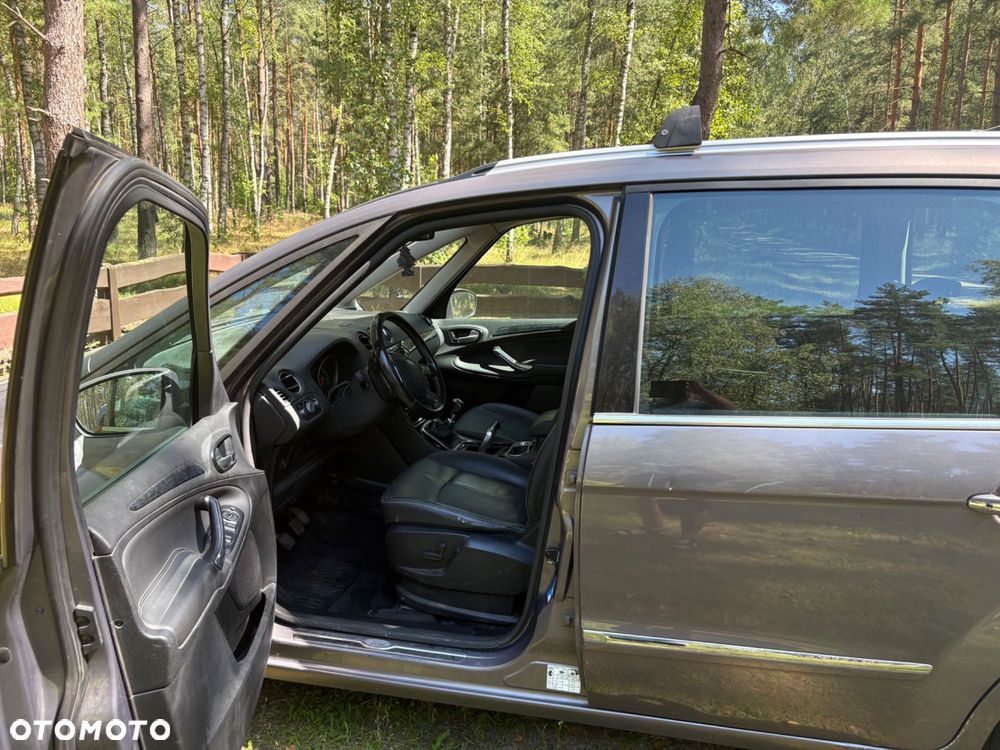 Ford Galaxy - 8