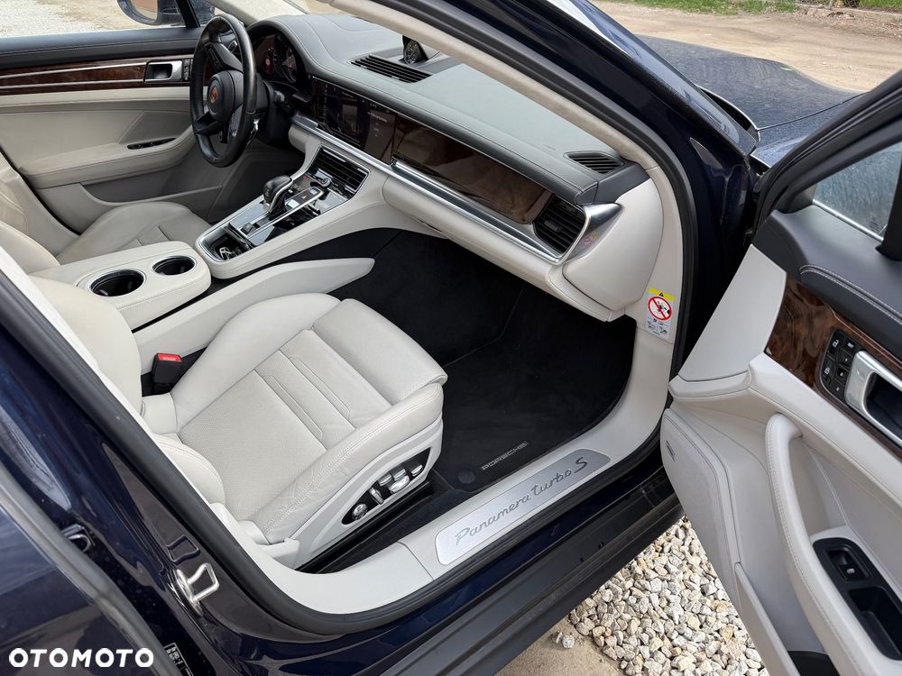 Porsche Panamera Turbo S - 5