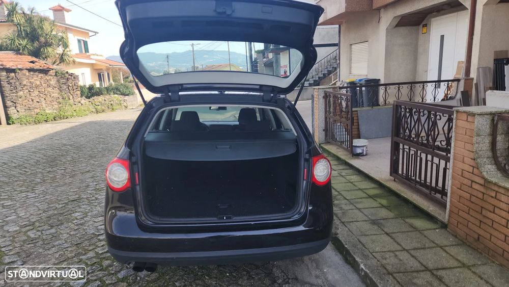 VW Passat Variant 2.0 TDi Confortline BM - 14