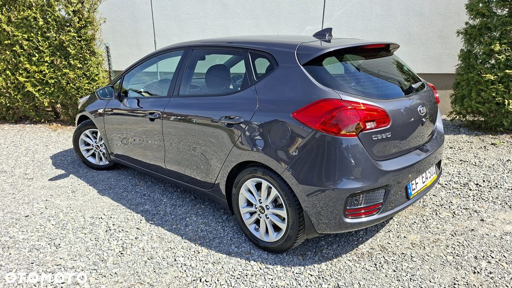 Kia Ceed 1.4 CVVT Dream-Team Edition - 30