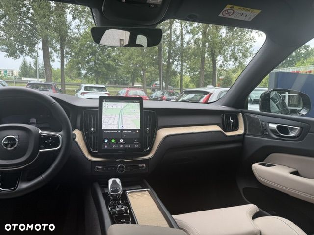 Volvo XC 60 B5 B AWD Plus Dark - 38