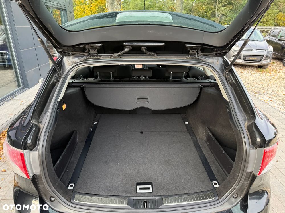 Toyota Avensis 1.8 VVT-i Combi Executive - 24