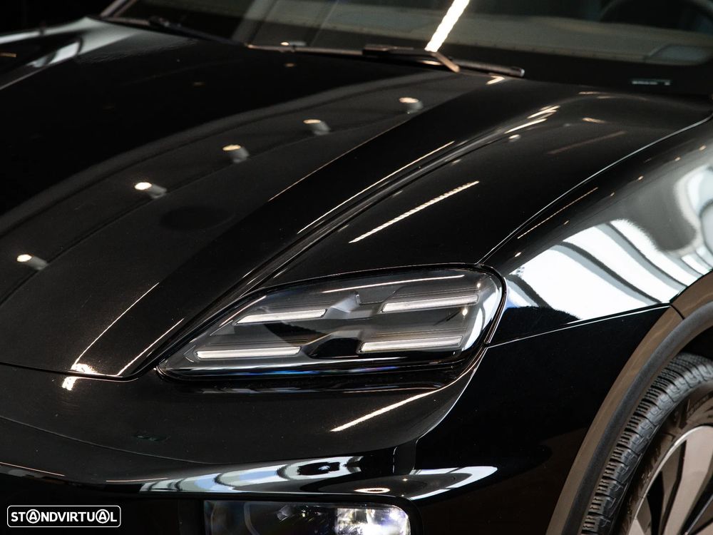 Porsche Macan Electric - 12