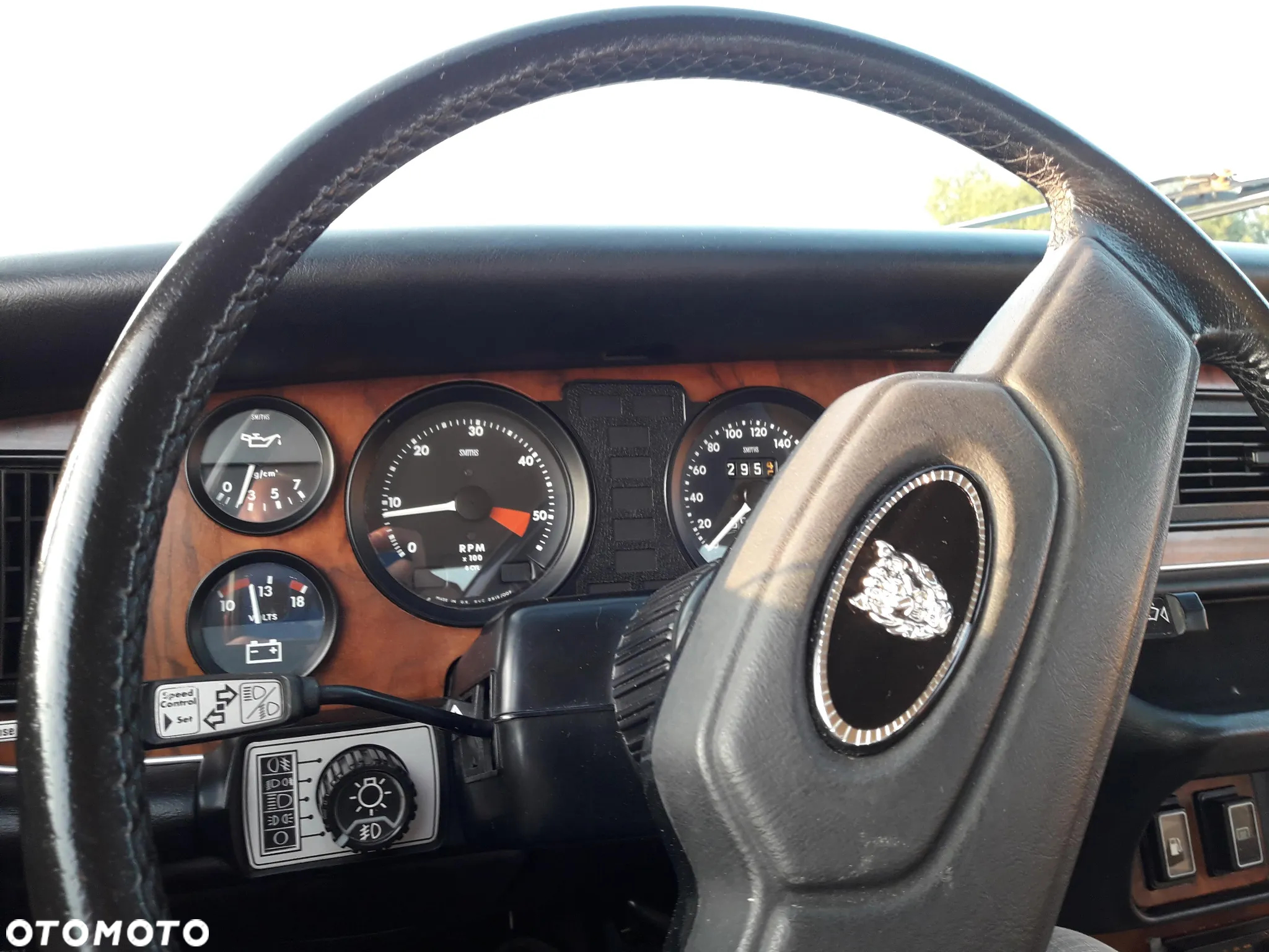Jaguar XJ - 10