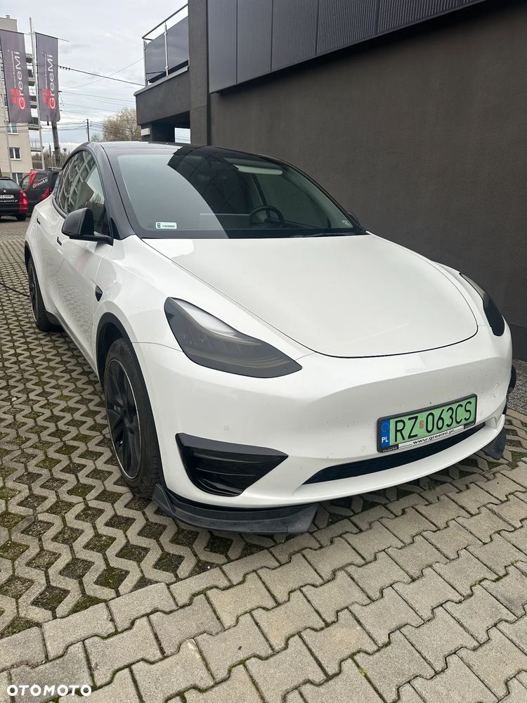 Tesla Model Y Long Range AWD - 5