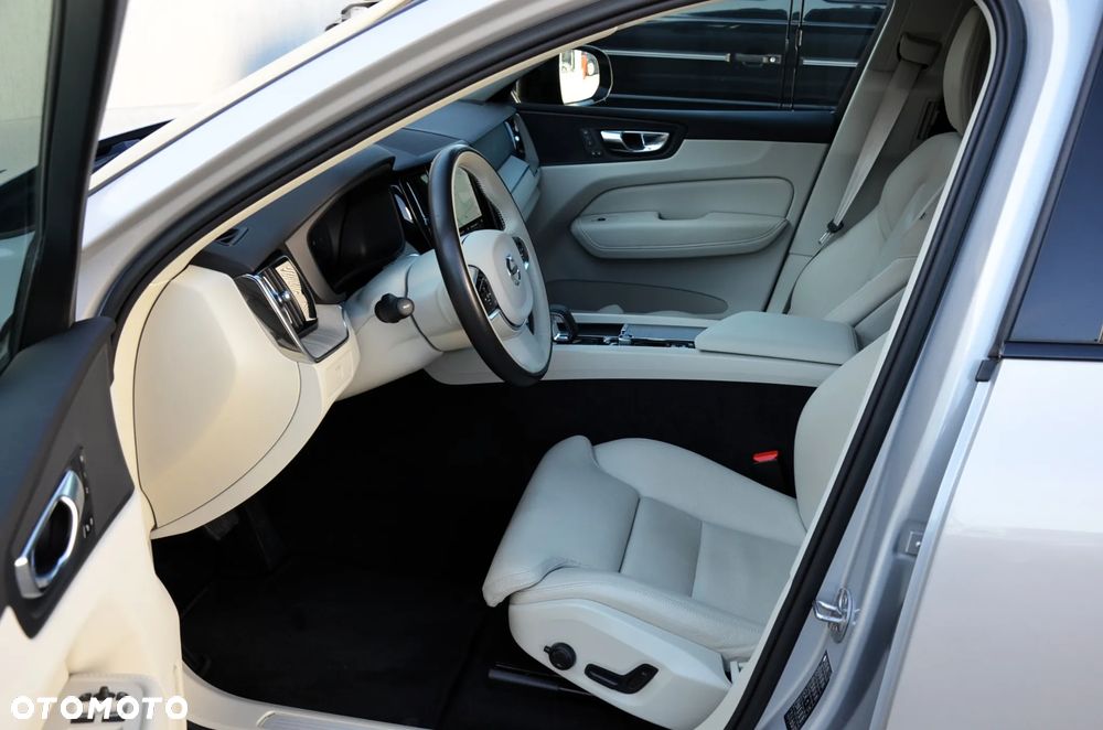 Volvo XC 60 B4 D Geartronic RDesign - 22