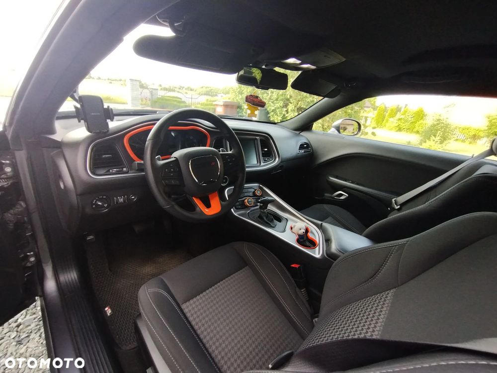 Dodge Challenger - 21