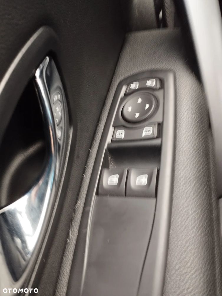 Renault Megane ENERGY TCe 115 Start & Stop Bose Edition - 28