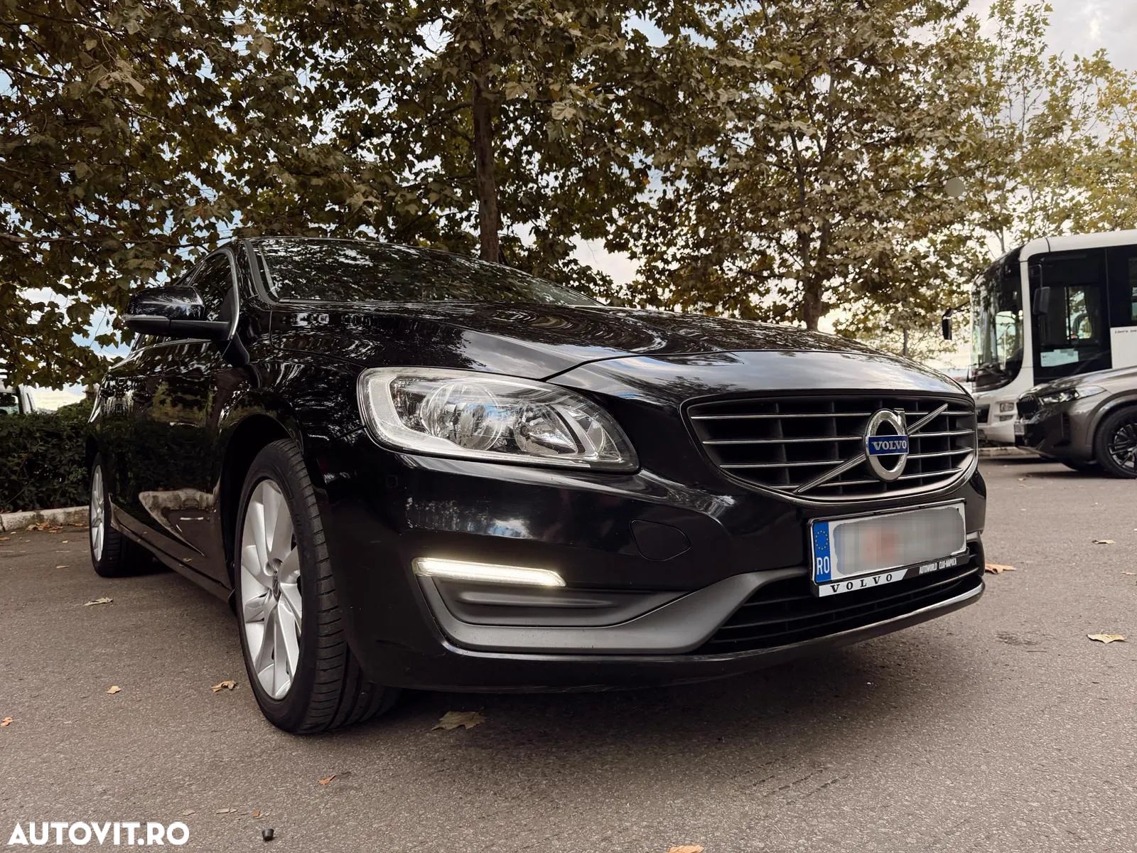 Volvo V60 D2 ECO Start-Stop Momentum - 1