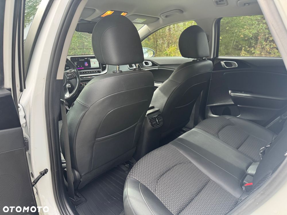 Kia Ceed 1.6 CRDi SCR L Business Line DCT - 27