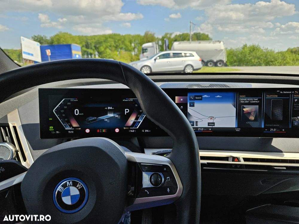 BMW iX xDrive50 - 10