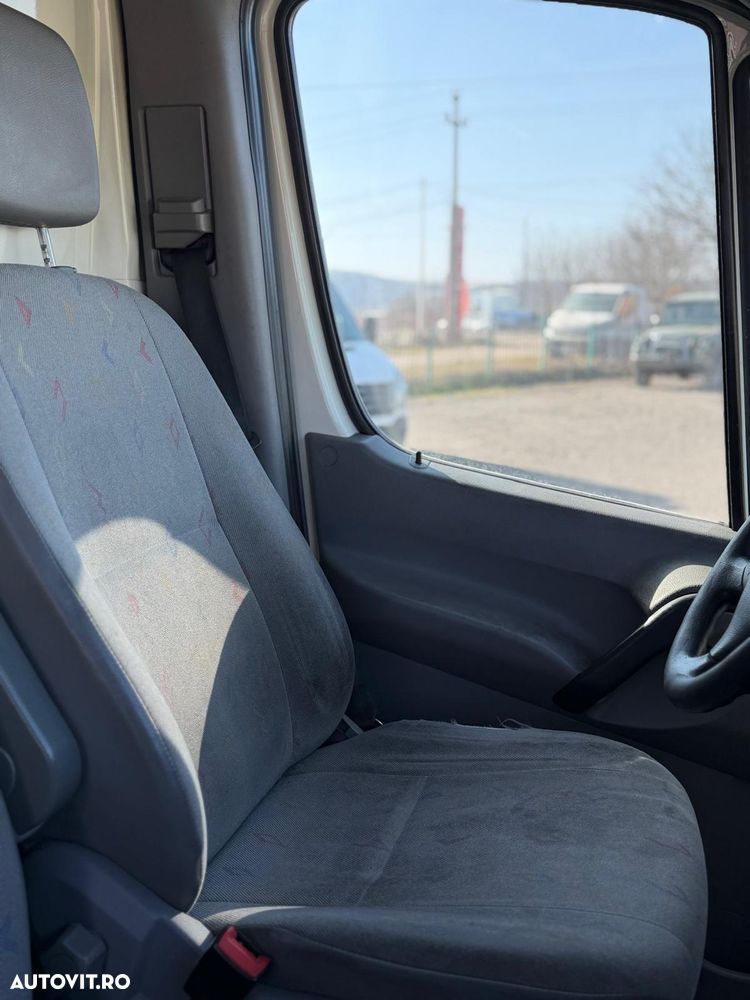 Volkswagen CRAFTER CUB FRIGORIFIC cu LIFT si USA LATERALA - 4