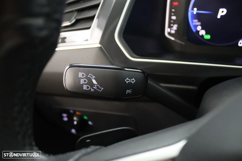 VW Tiguan Allspace 2.0 TDI R-Line DSG - 12