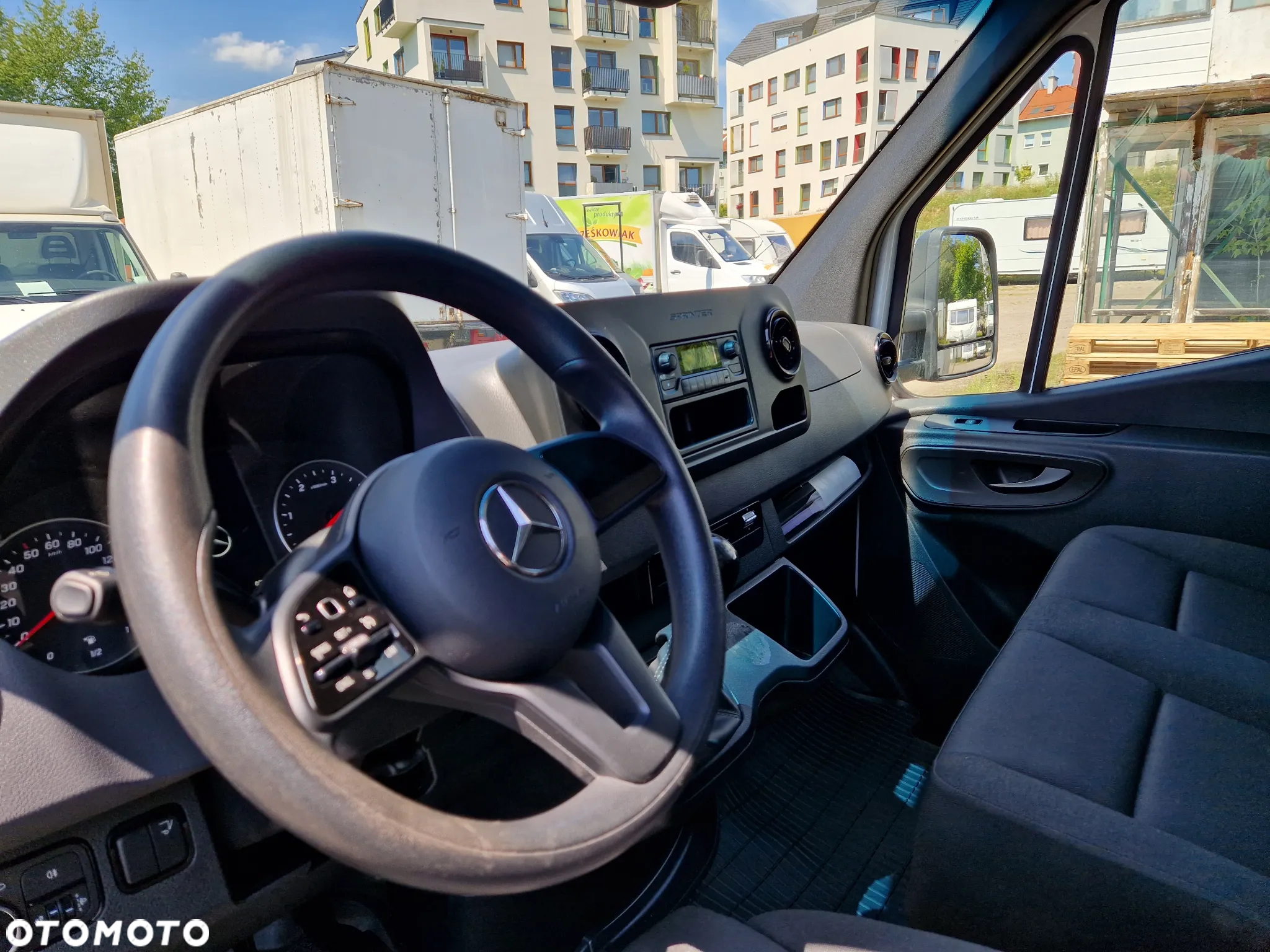 Mercedes-Benz Sprinter - 10
