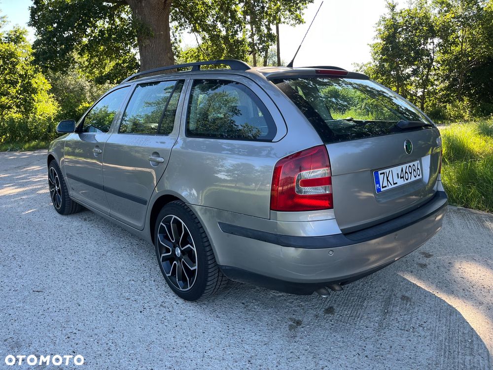 Skoda Octavia 1.9 TDI DPF DSG Ambiente - 11