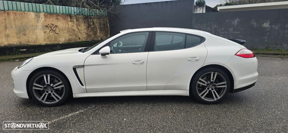 Porsche Panamera Standard - 1