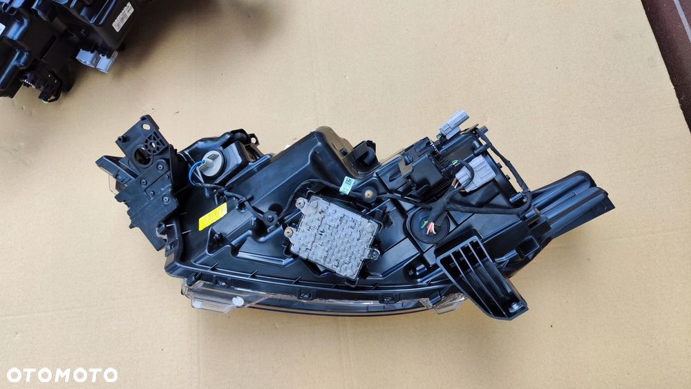Mitsubishi Outlander Lift 19-24 Lampa Przód FULL LED Lewa Prawa 1 szt. Europa - 11