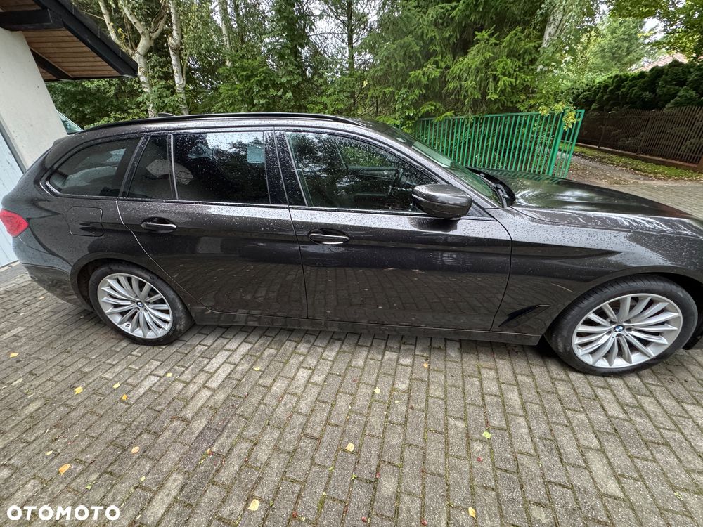 BMW Seria 5 520d xDrive Luxury Line sport - 2