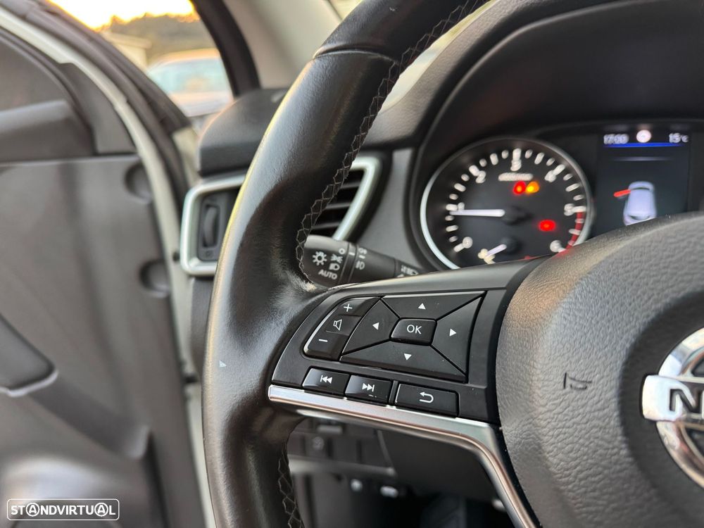 Nissan Qashqai 1.5 dCi N-Connecta J18 - 20