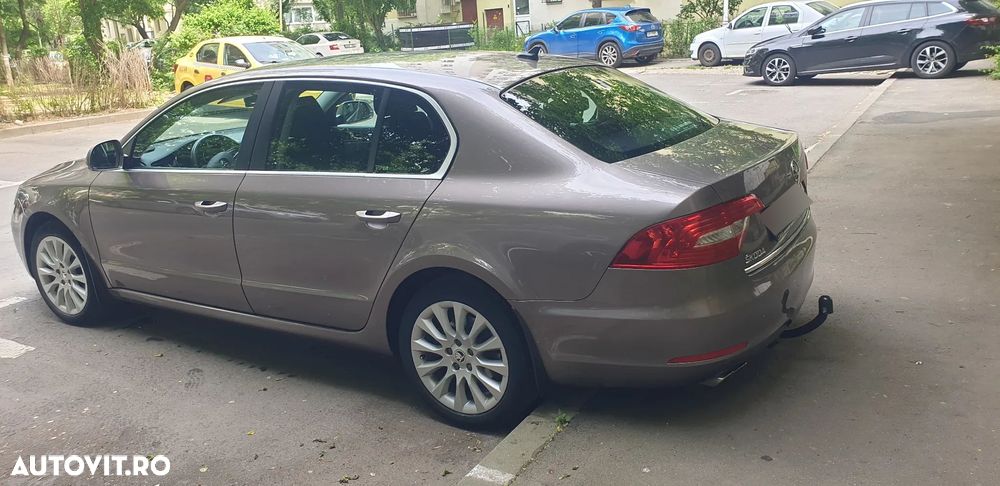 Skoda Superb 2.0 TDI Ambition - 2