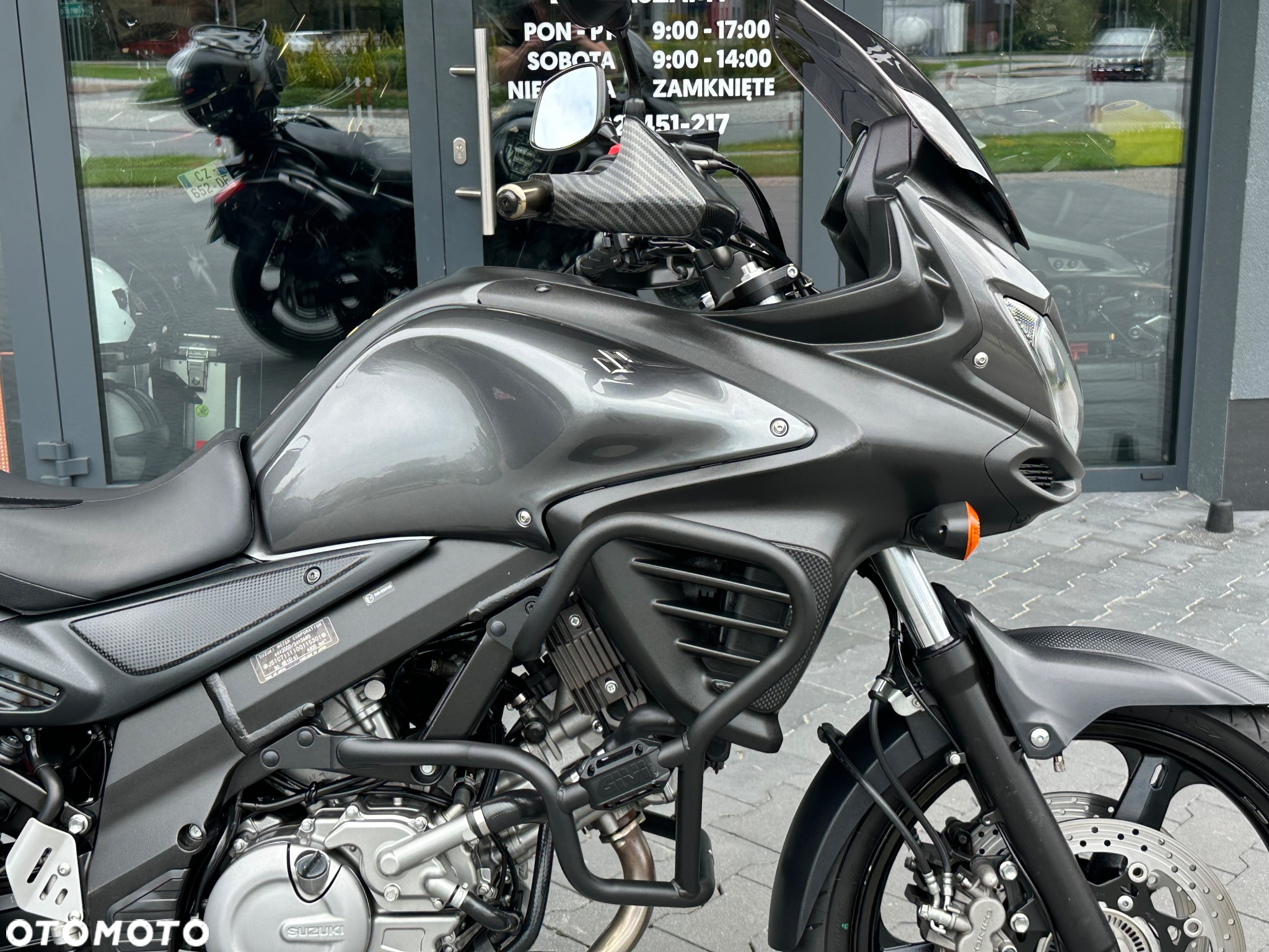 Suzuki V-STROM - 8