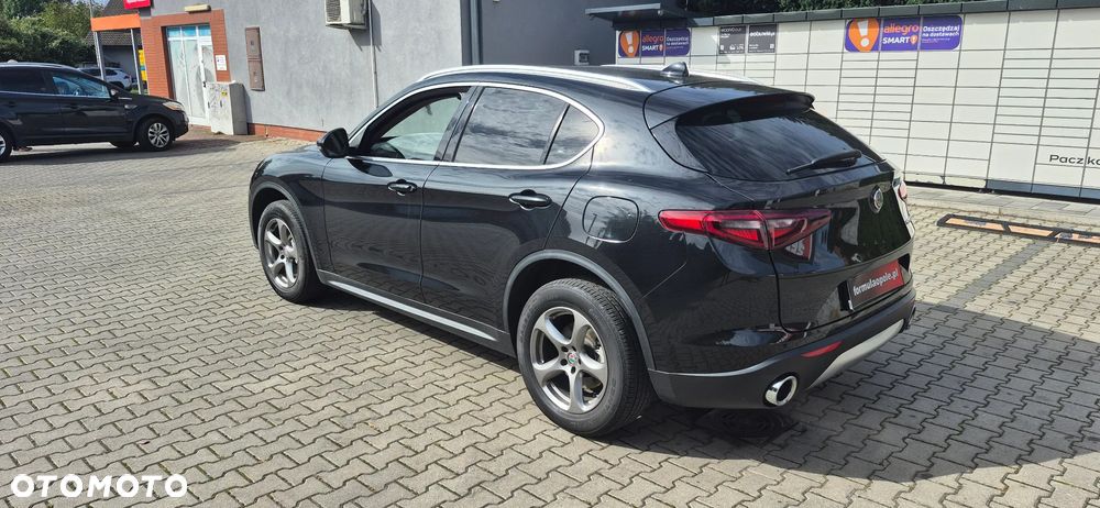 Alfa Romeo Stelvio - 8