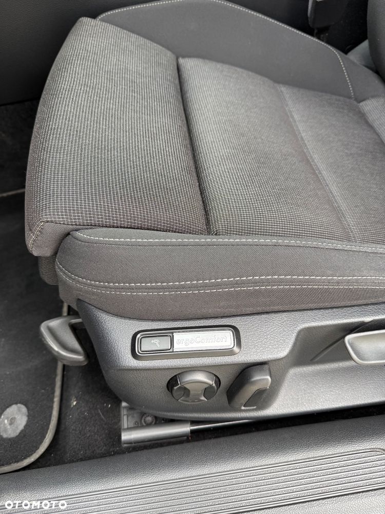 Volkswagen Passat - 10