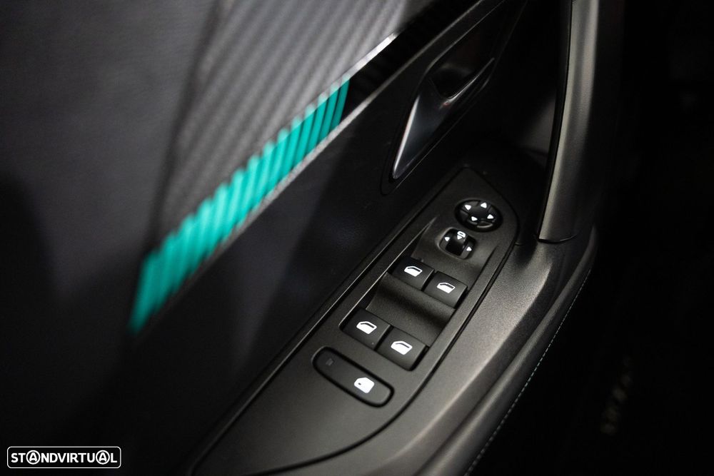 Peugeot 2008 1.2 PureTech Allure EAT8 - 15