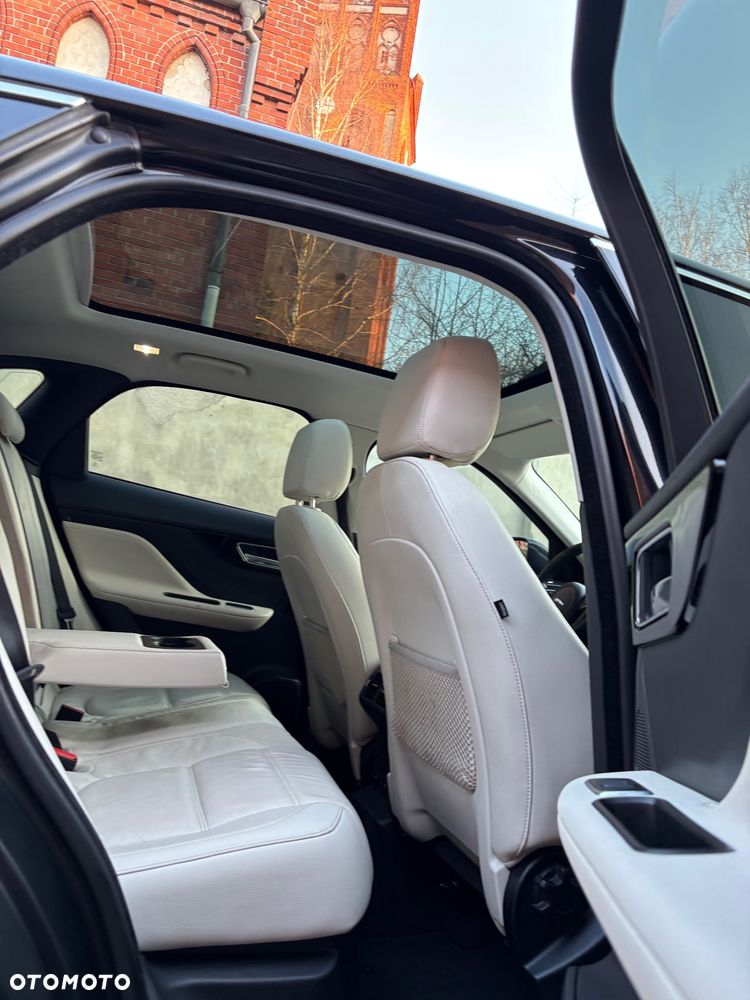 Jaguar F-Pace 20d AWD Prestige - 16