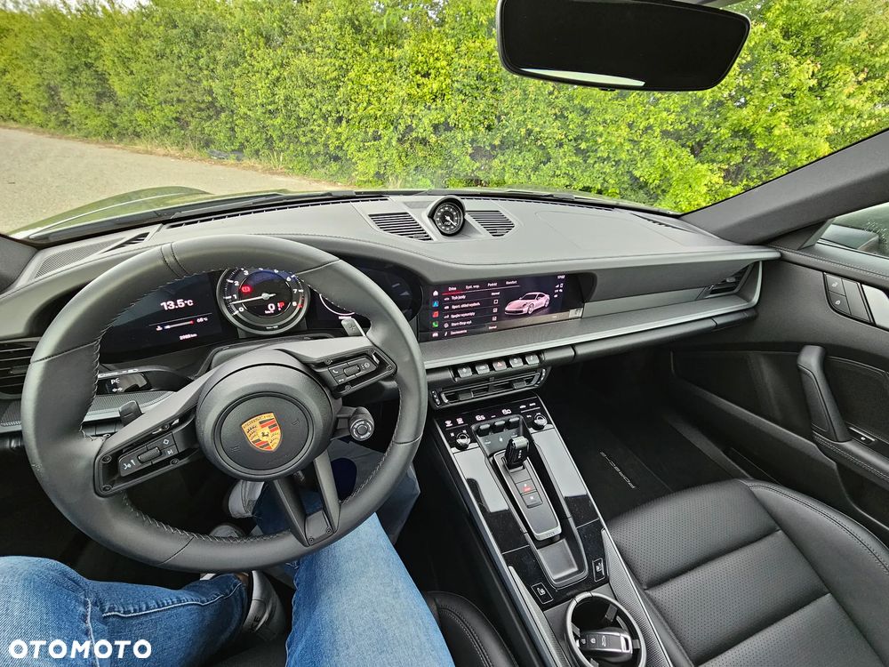 Porsche 911 Carrera - 11