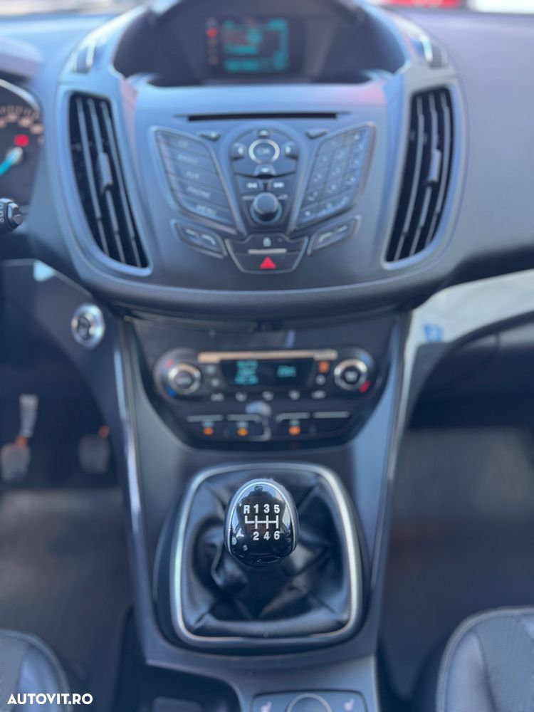 Ford Kuga 1.5 EcoBoost 2WD Titanium - 8