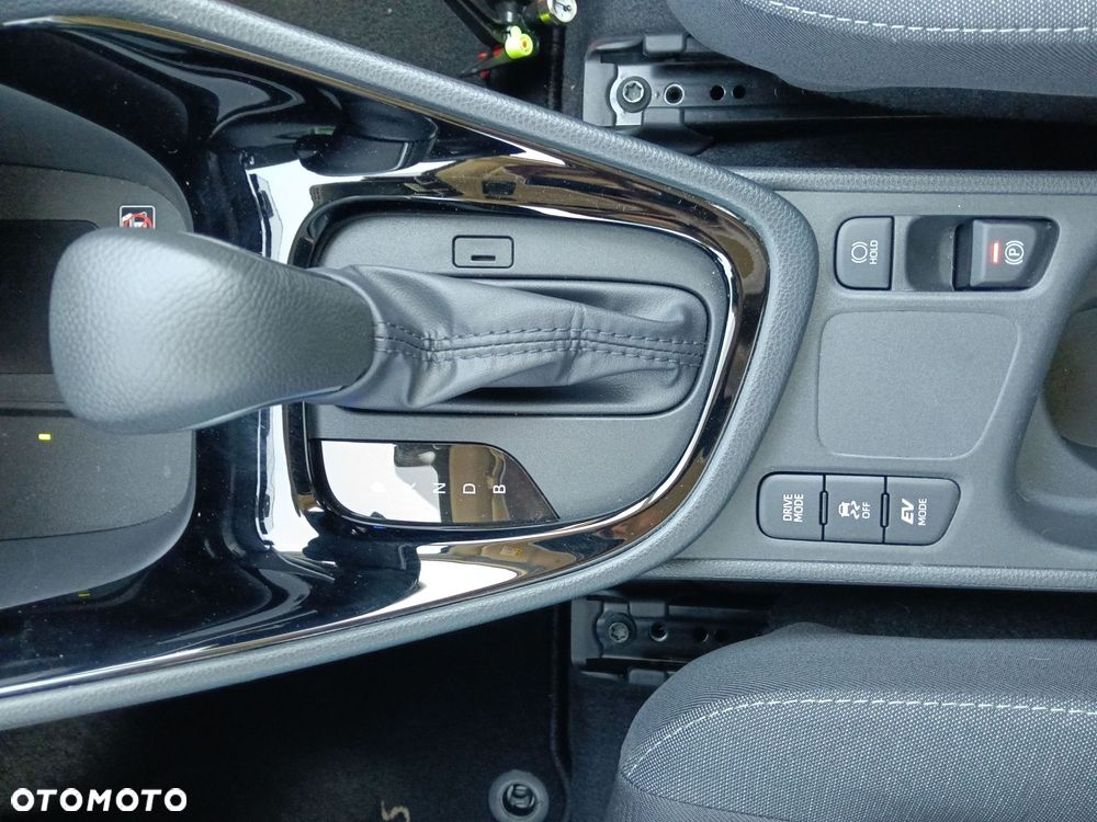 Toyota Yaris Hybrid 1.5 Style - 23