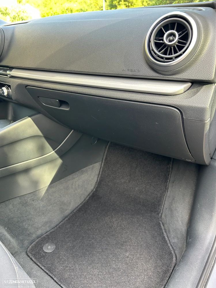 Audi A3 Sportback 1.6 TDI Attraction - 16
