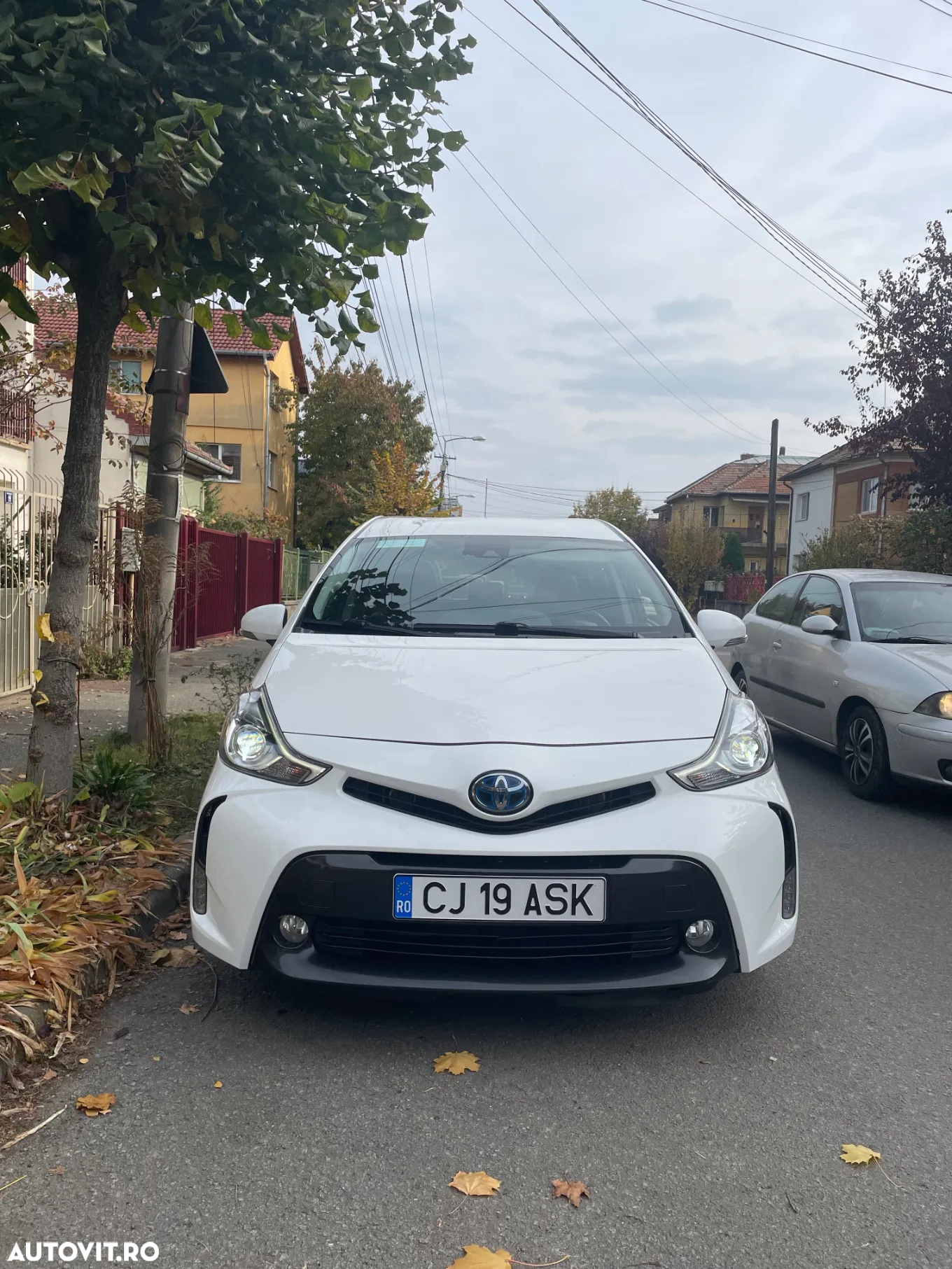 Toyota Prius+ (Hybrid) Executive - 3