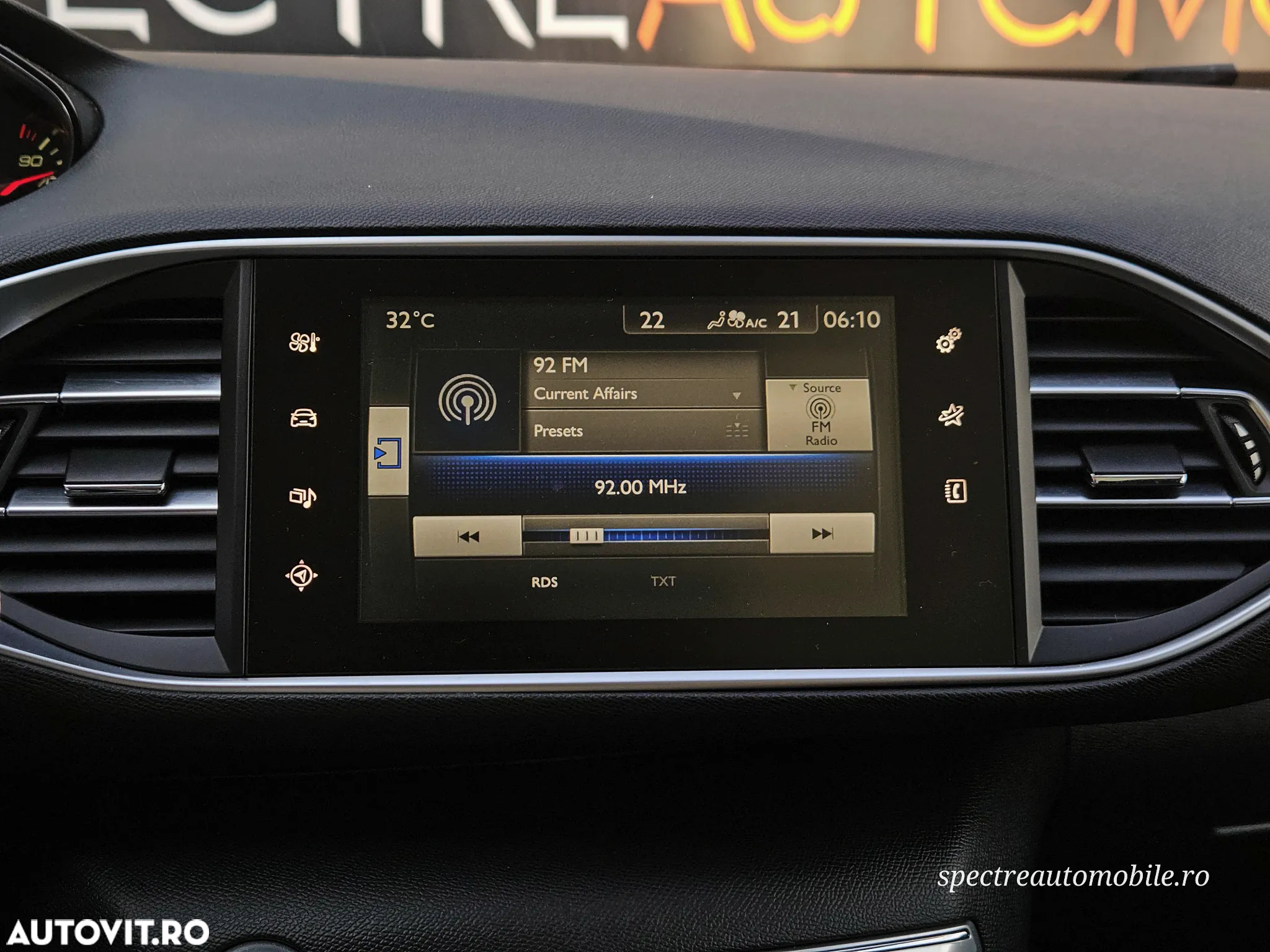 Peugeot 308 SW 1.6 e-HDI FAP STT Allure - 24