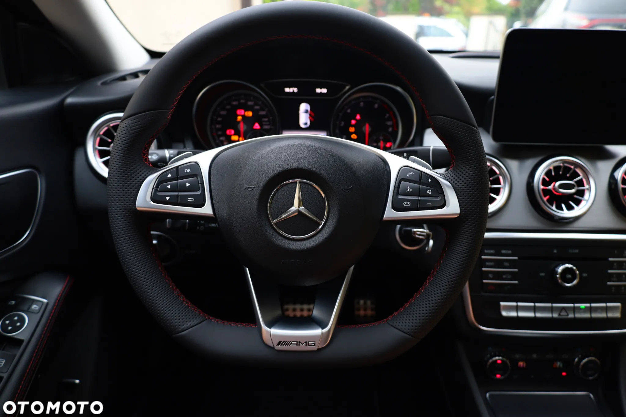 Mercedes-Benz CLA 200 7G-DCT AMG Line - 31