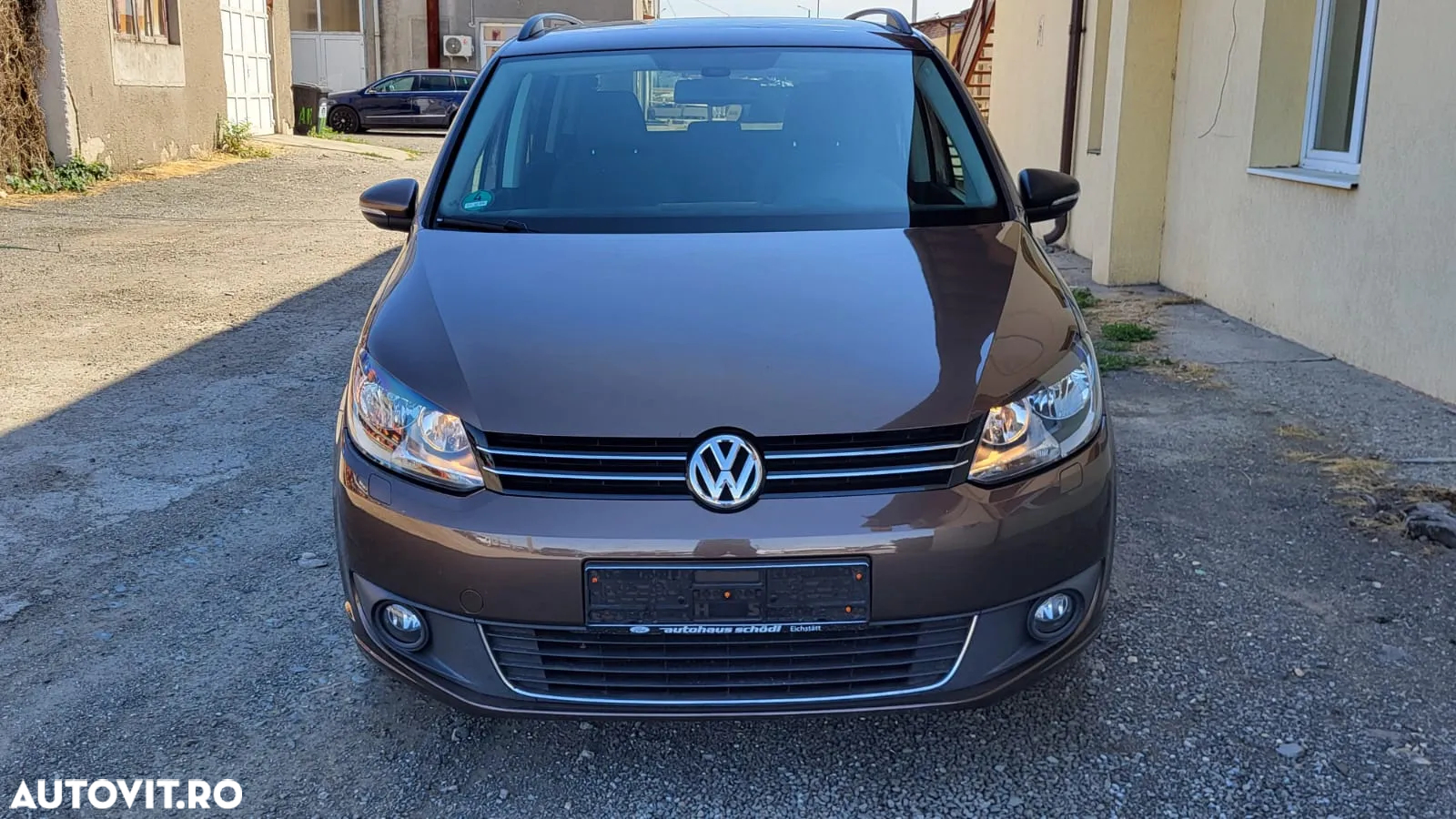 Volkswagen Touran - 10