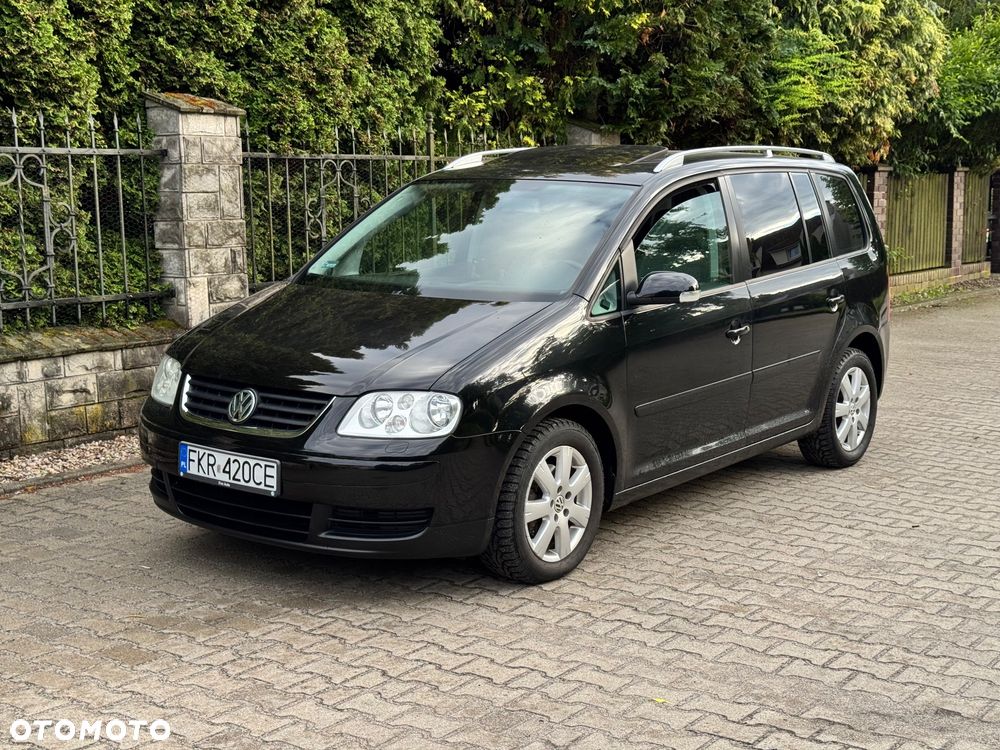 Volkswagen Touran 1.9 TDI Conceptline DSG - 3