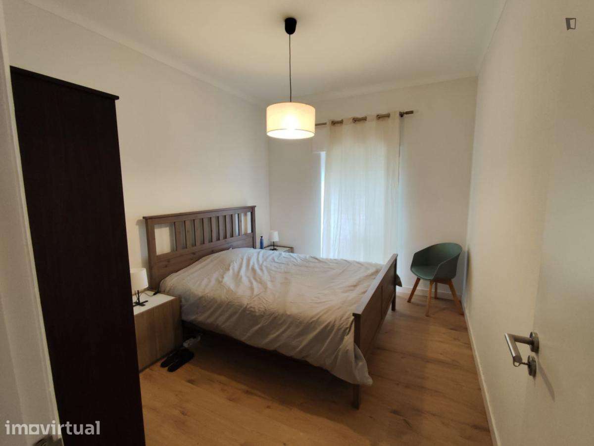 Quarto - localizado em Almada Lisbon - Grande imagem: 3/6